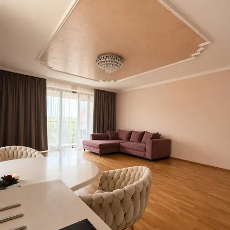 Luxury Marina With River View Apartament Praga