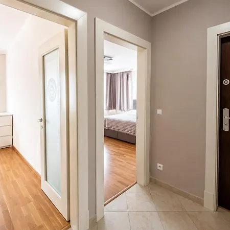 Luxury Marina With River View Apartament Praga